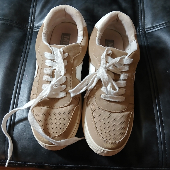Pair of MIA casual walking shoes Lightly worn. - Picture 1 of 3